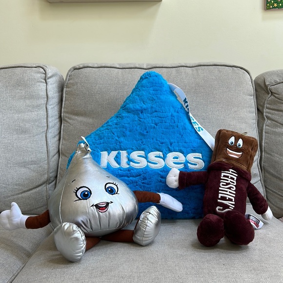Hershey Park Bundle of 3 Plushies - Picture 1 of 10